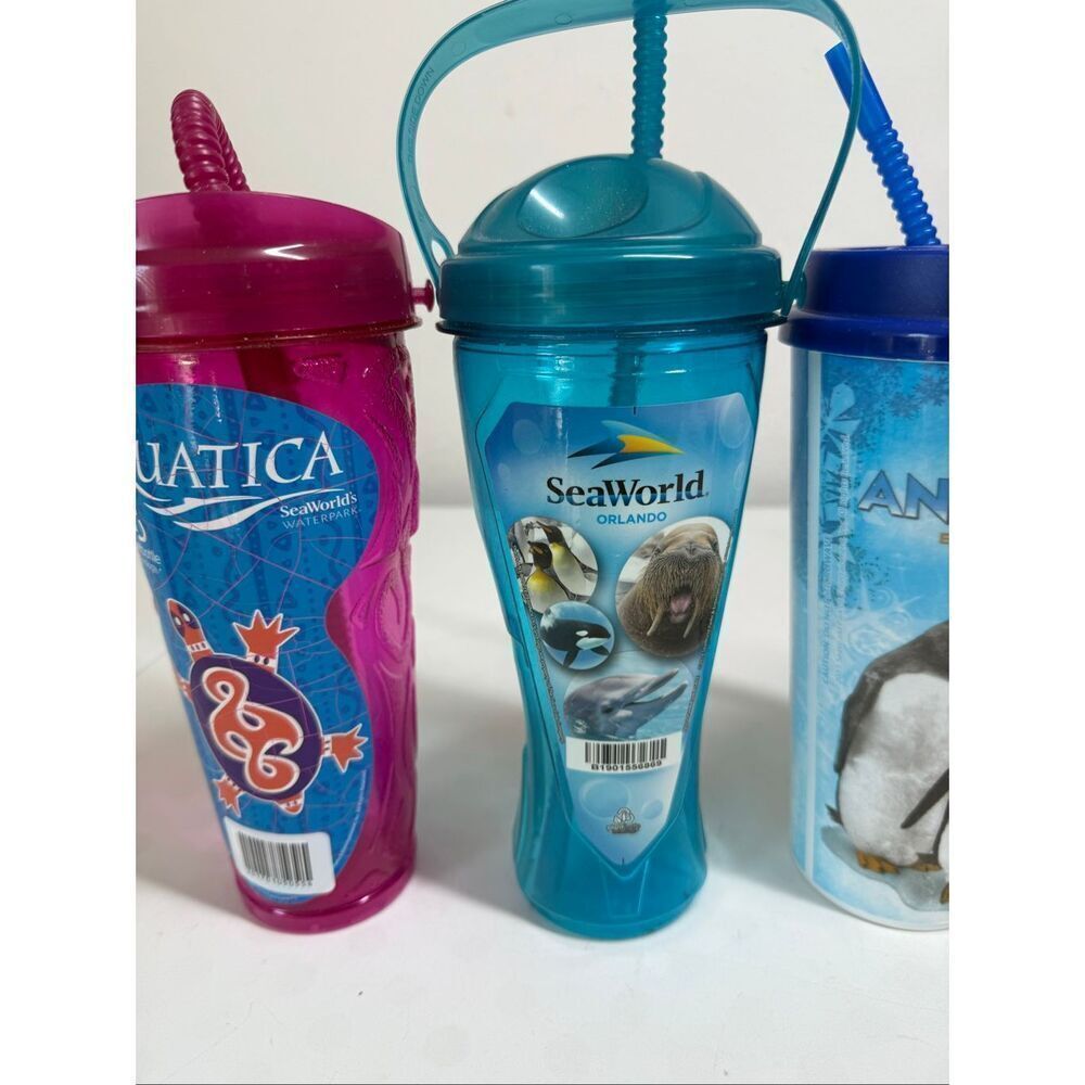 Set of 4 SeaWord, Universal Studios, Aquatica Tumblers Straw Lids See descriptio - Picture 3 of 8